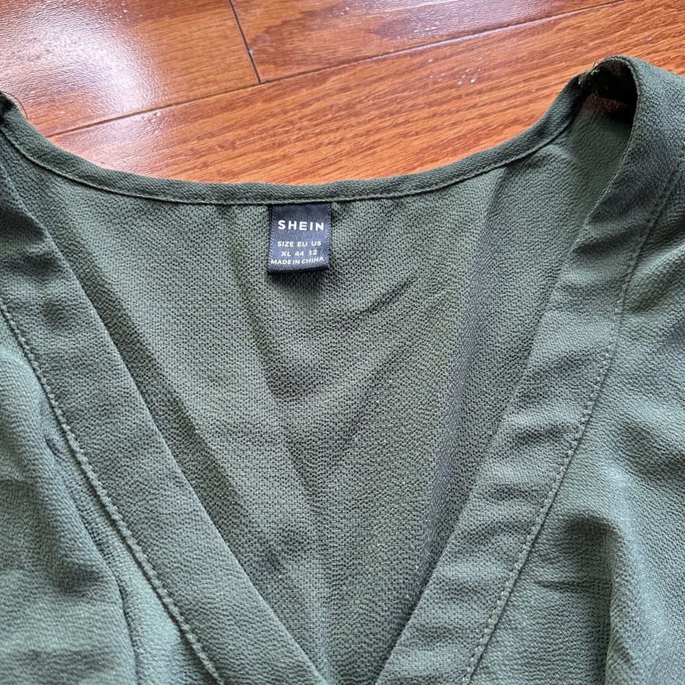 Women’s top - Picture 2 of 2